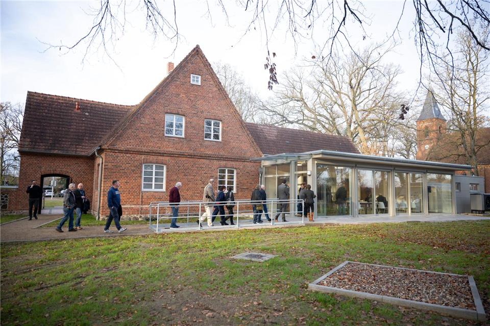 Die Gedenkstätte erinnert an das ehemalige KZ-Außenlager Wöbbelin.Philip Dulian/dpa