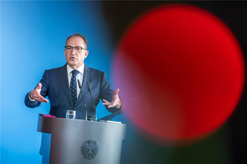 Die Gegenangriffe sollen auch ohne Kenntnis des Betroffenen erlaubt sein.Michael Kappeler/dpa