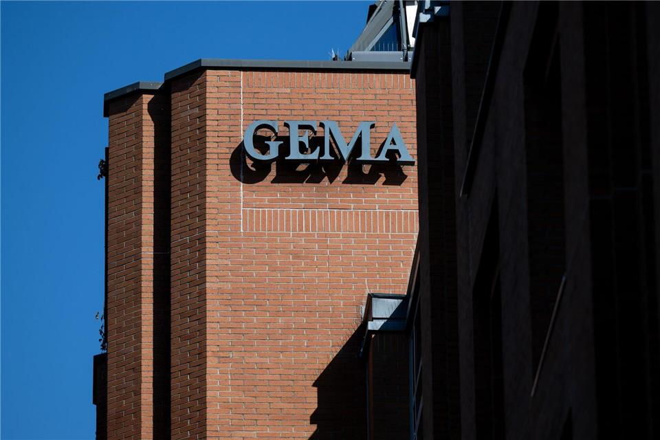 Die Gema klagt gegen den ChatGPT-Betreiber OpenAI. (Archivbild)Sven Hoppe/dpa