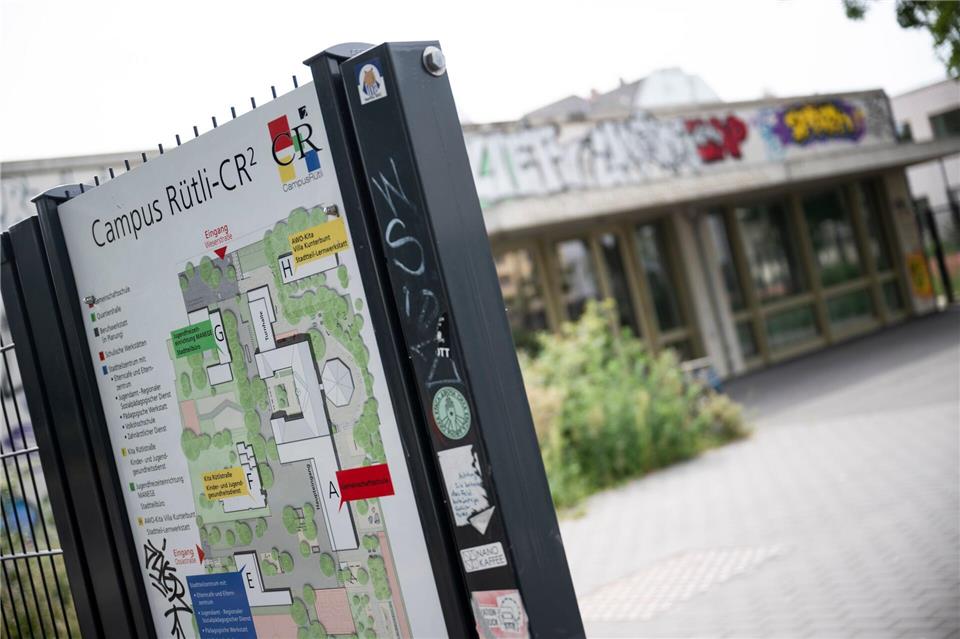 Die Gemeinschaftsschule auf dem Rütli Campus ist erneut in die Schlagzeilen geraten. (Archivbild)Sebastian Christoph Gollnow/dpa