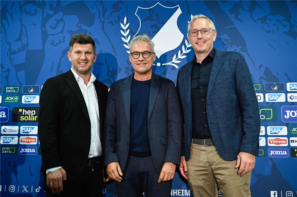 Die Geschäftsführer Markus Schütz (m) und Frank Briel (r) sind nicht mehr für die TSG 1899 Hoffenheim tätig. Ob Andreas Schicker bleibt, ist offen. (Archivbild)Uwe Anspach/dpa
