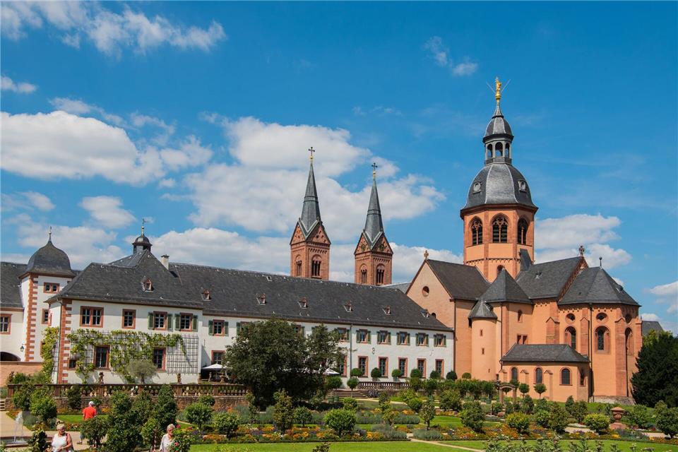 Die Geschichte Seligenstadts ist eng mit dem Gelehrten Einhard verbunden. (Archivbild)picture alliance / Andreas Arnold/dpa