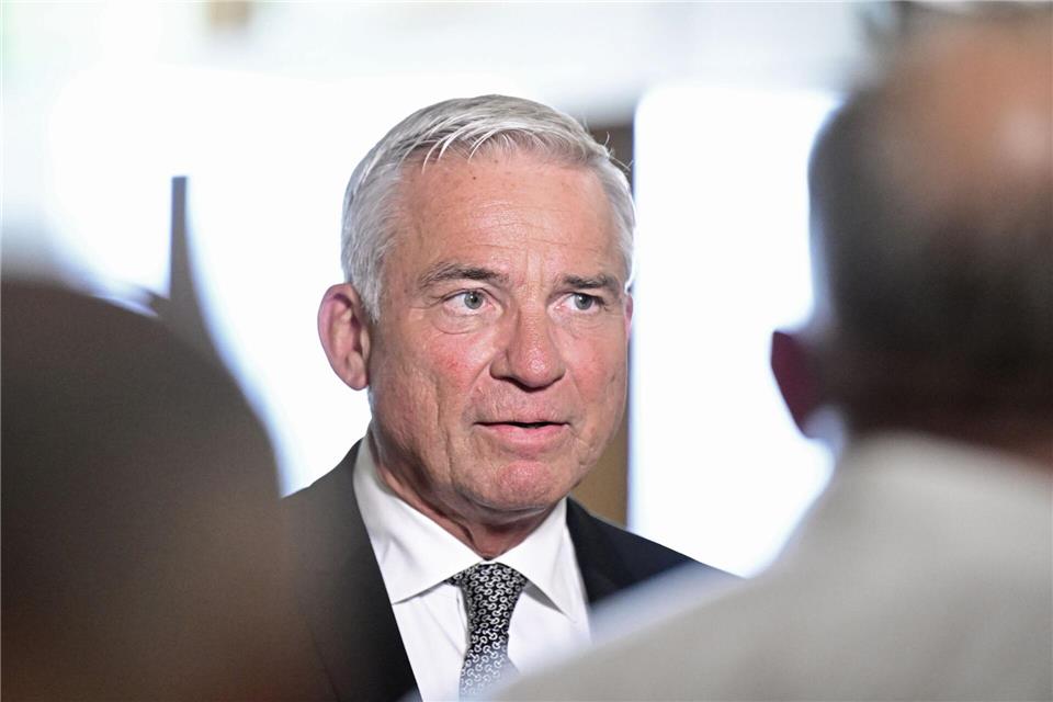 Die Gesellschaft wird rauer, warnt der Innenminister. (Archivbild)Bernd Weißbrod/dpa