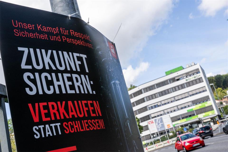 Die Gewerkschaft Bergbau, Chemie, Energie (IG BCE) hatte sich für einen Verkauf statt einer Schließung des Marburger Biontech-Standortes ausgesprochen.Boris Roessler/dpa