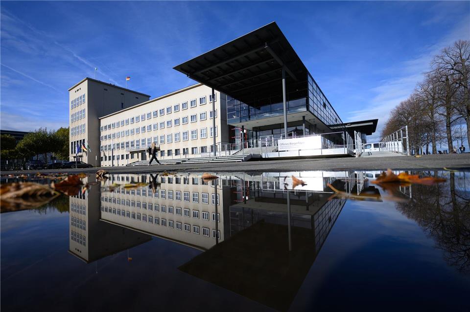 Die Gewerkschaft GEW hat eine Protestkundgebung vor dem Sächsischen Landtag wegen einer Unwetterwarnung abgesagt (Archivbild): Robert Michael/dpa