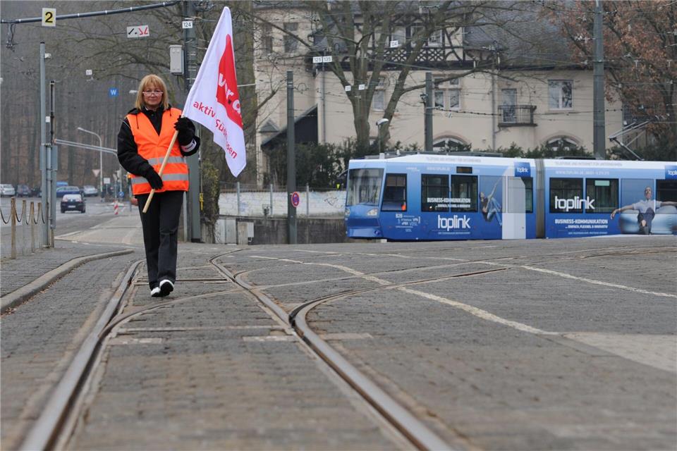 Die Gewerkschaft Verdi ruft zu dem Streik am Montag auf. (Archivbild)picture alliance / dpa