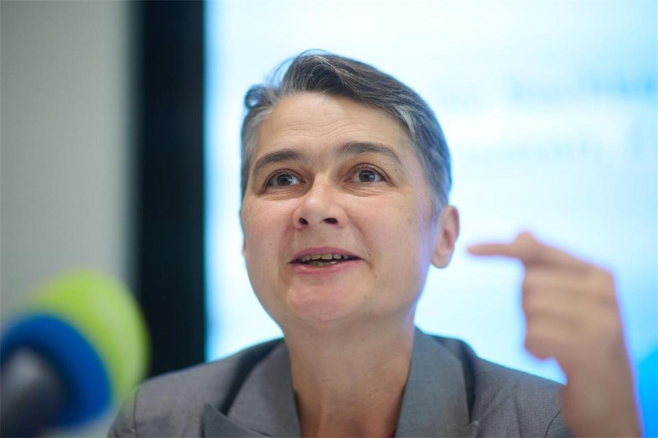 Die Gewerkschaften haben für kommenden Samstag in Leipzig und 14 anderen Großstädten zu einem Aktionstag gegen Sozialabbau aufgerufen (Archivbild). Robert Michael/dpa