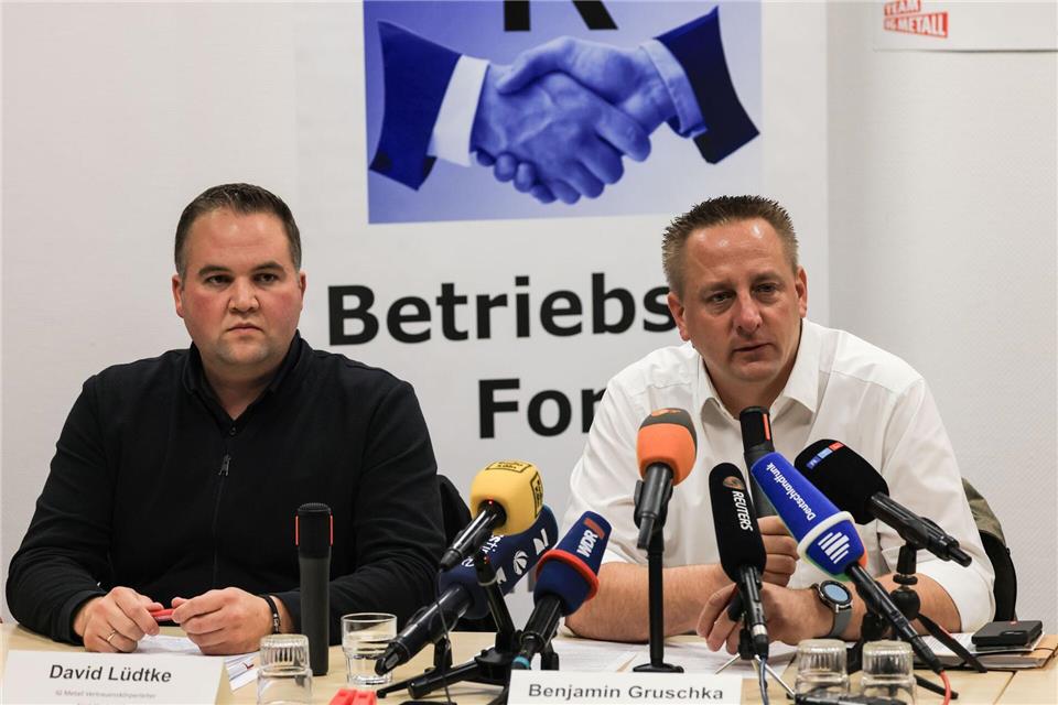 Ford-Belegschaft macht Weg frei für Sparkurs Die Gewerkschafter David Lüdtke (links) und Benjamin Gruschka (Archivbild) Oliver Berg/dpa