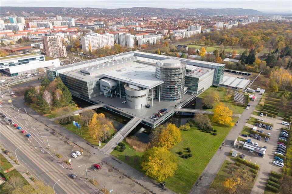 Die Gläserne Manufaktur in Dresden wird künftig ein Innovationsstandort. (Archivbild)Sebastian Kahnert/dpa
