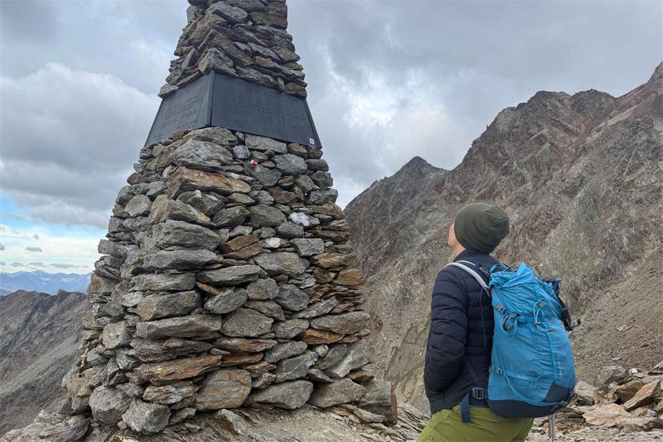 Die Gletschermumie lag 92 Meter weit aus italienischem GebietMatthias Röder/dpa
