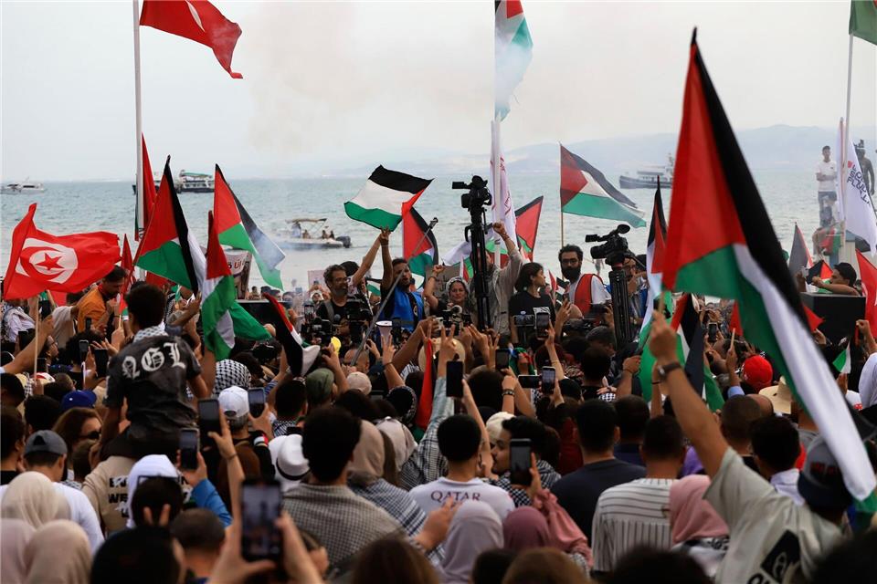 Die „Global Sumud Flotilla“ will die israelische Seeblockade des Gazastreifens durchbrechen und Hilfsgüter in den Küstenstreifen bringen. (Archivbild)Anis Mili/AP/dpa