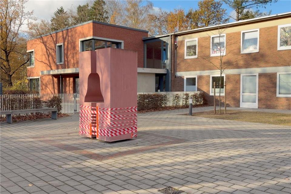 Die Glocke hing an einem zentralen Treffpunkt. Jörn Hüneke/dpa