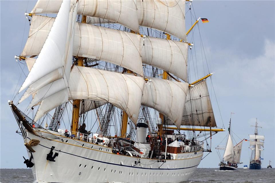 Die „Gorch Fock“ ist seit 1987 sein Arbeitsplatz. (Archivbild)Ingo Wagner/dpa