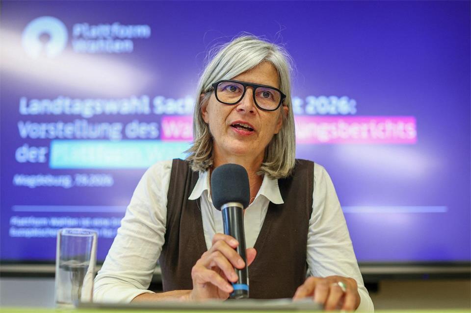 Die Gründerin der Plattform Wahlen, Stefanie Schiffer, fordert eine gesetzliche Regelung der Wahlbeobachtung.Jan Woitas/dpa
