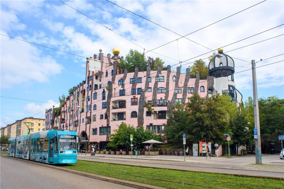 Die „Grüne Zitadelle“ ist eines der letzten Projekte des exzentrischen Künstlers Friedensreich Hundertwasser gewesen. (Archivbild)Klaus-Dietmar Gabbert/dpa
