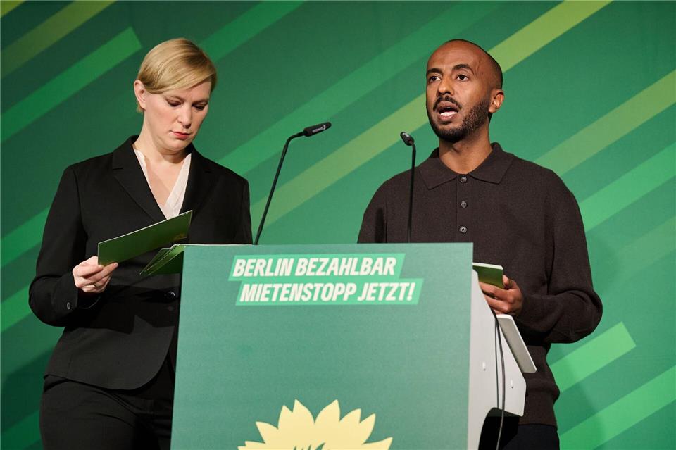 Die Grünen-Landesvorsitzenden Nina Stahr und Philmon Ghirmai blicken auf ein Jahr zurück, in dem die Mitgliederzahl deutlich gewachsen ist. (Archivfoto)Annette Riedl/dpa