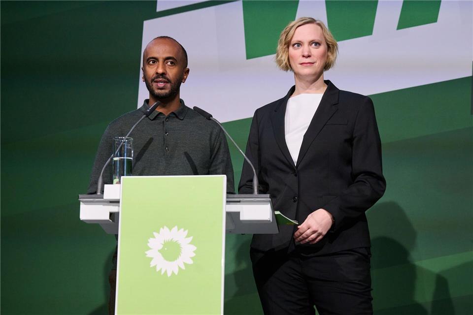Die Grünen-Landesvorsitzenden Nina Stahr und Philmon Ghirmai bewerten den Mitgliederzuwachs als Meilenstein. (Archivbild)Annette Riedl/dpa
