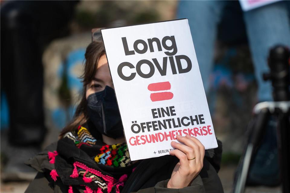 Die Grünen im Sächsischen Landtag halten die Versorgung von Long-Covid-Patienten im Freistaat für ungenügend. (Symbolbild) Christophe Gateau/dpa