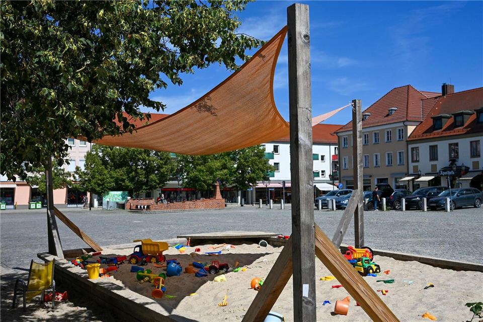 Die Grünen im Sächsischen Landtag sehen Versäumnisse beim Hitzeschutz in Kindertagesstätten und Schulen. (Symbolbild)Jens Kalaene/dpa
