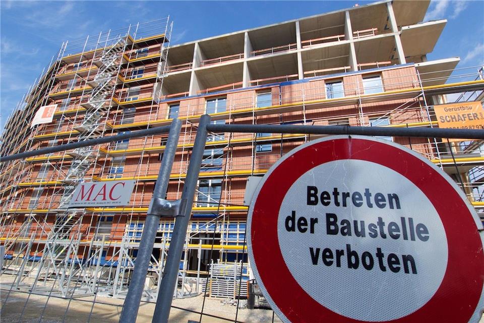 Die Grünen im bayerischen Landtag wollen Wohnen im Freistaat erschwinglicher machen (Archivbild). Carsten Hoefer/dpa