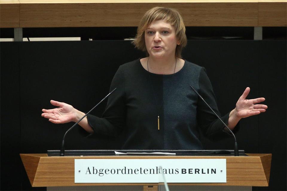 Die Grünen müssen in ihrer ehemaligen Hochburg Friedrichshain-Kreuzberg Verluste verkraften - auch Kandidatin Katrin Schmidberger.Wolfgang Kumm/dpa