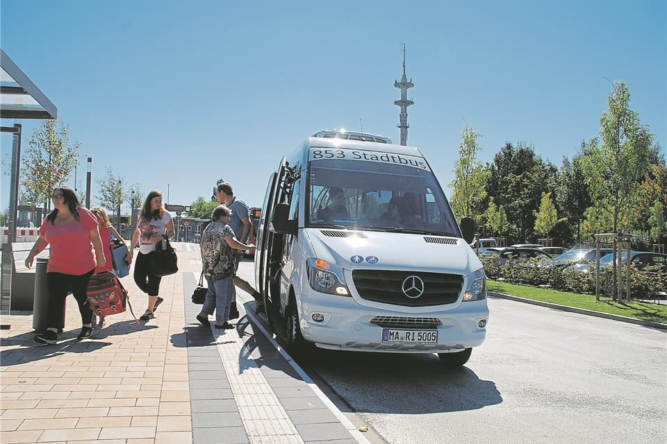 Die Grünen sprechen sich dafür aus, den ÖPNV stark auszubauen, Bürger- und Sprinterbusse sollen eng getaktet unterwegs sein.