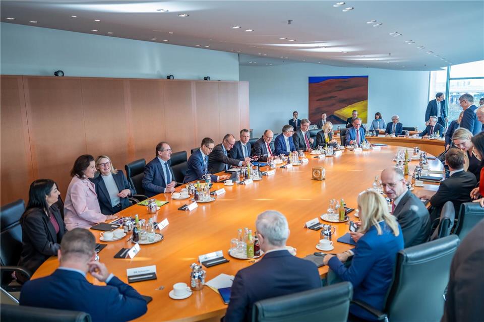 Bundesregierung stärkt Rechte leiblicher Väter  Die Grundrechte aller Beteiligten würden bei der neuen Regelung angemessen berücksichtigt werden, heißt es aus dem Justizministerium.Michael Kappeler/dpa