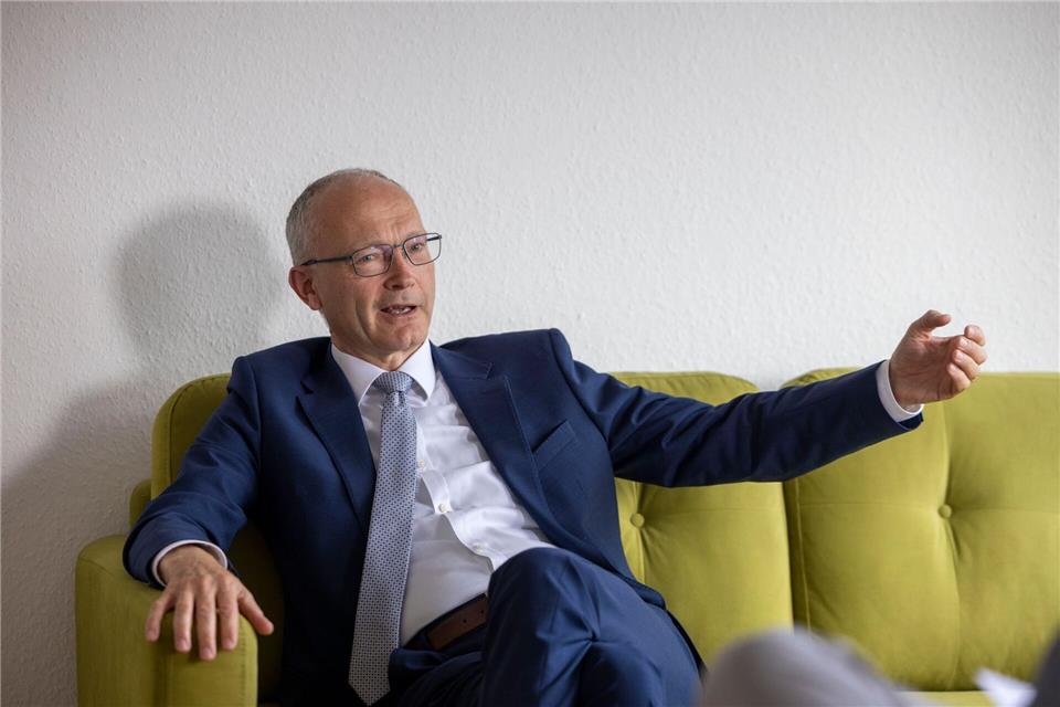 Die Grundsätze der Marktwirtschaft müssten wieder mehr in die Köpfe der Menschen, sagte der Minister. Helmut Fricke/dpa