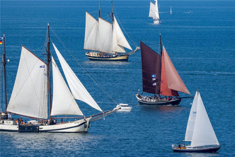 Die Grundsanierung eines Traditionsschiffes ist mitunter eine finanzielle Herausforderung. (Archivbild)Stefan Sauer/dpa