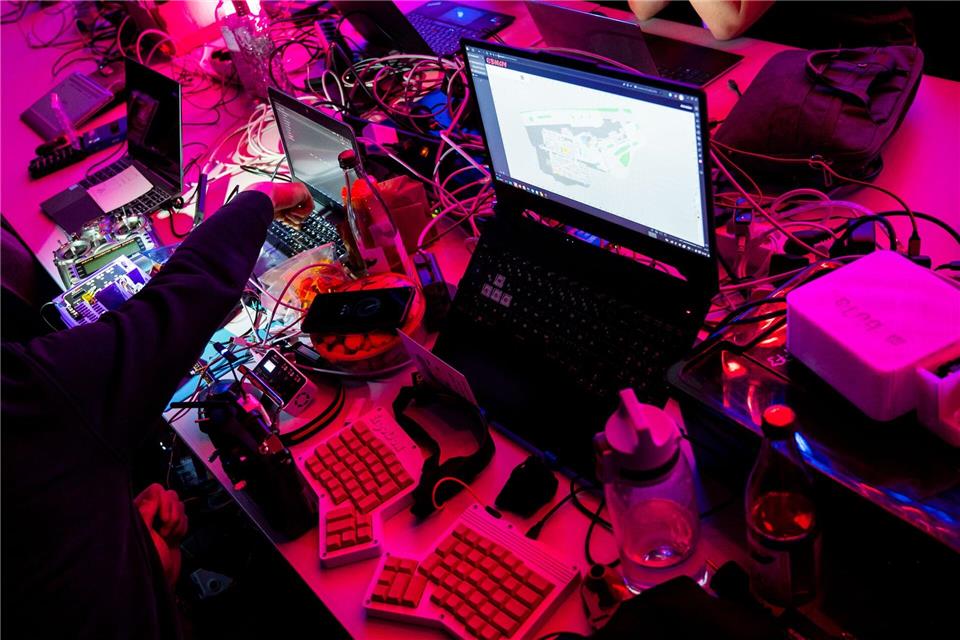 Die Hacker-Szene trifft sich einmal im Jahr in Hamburg. (Archivbild)Daniel Bockwoldt/dpa