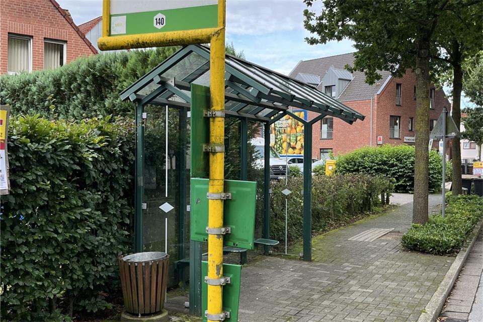 Die Haltestelle an der Silvesterstraße möchte die Gemeinde zur Mobilstation ausbauen.