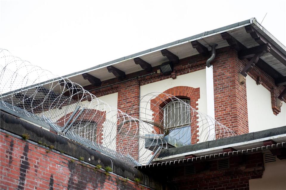 Die Hamburger Sozialbehörde plant die Schaffung zusätzlicher Plätze im Maßregelvollzug. (Archivbild)Daniel Bockwoldt/dpa