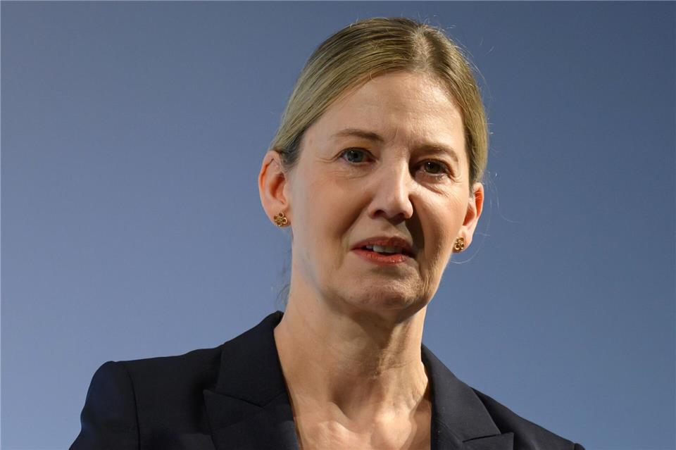 Die Hauptgeschäftsführerin der Nordostchemie-Verbände warnt vor einer anhaltenden strukturellen Krise der Chemieindustrie in Ostdeutschland. (Archivbild)Hendrik Schmidt/dpa