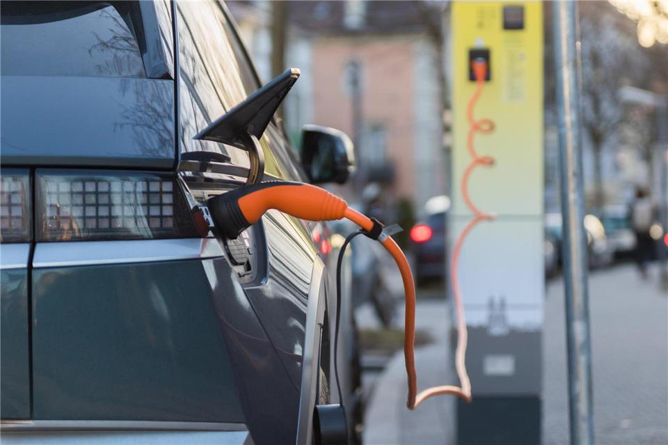 Die Heidener zeigen sich beim Kauf von E-Autos verhalten. Grund: Noch immer gebe es zu wenige Ladesäulen.