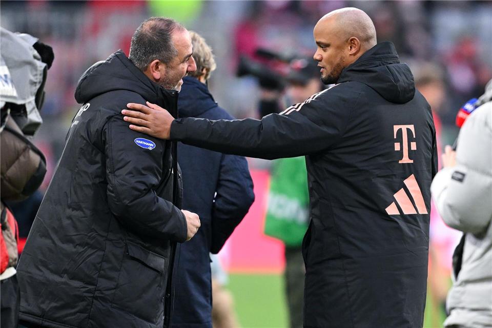 Die Heidenheimer von Trainer Frank Schmidt (l) stehen vor der schwierigsten Bundesliga-Aufgabe: Vor der Winterpause kommt der FC Bayern auf die Ostalb. (Archivbild)Sven Hoppe/dpa