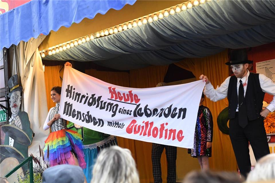 Die Hinrichtung einer lebenden Person ist der traditionelle Höhepunkt der Show. (Archibvild) Felix Hörhager/dpa