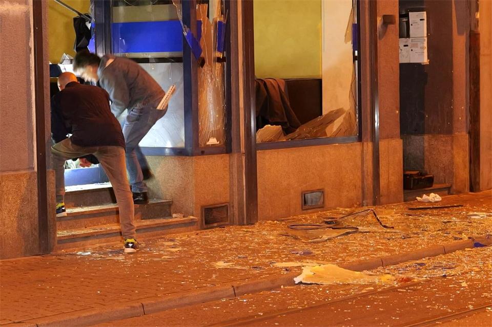 Die Hintergründe des Vorfalls sind noch unklar.Rene Priebe/dpa