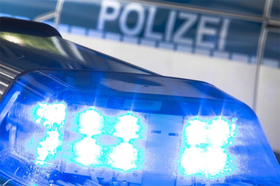 Die Hintergründe zu dem Tod des 67 Jahre alten Mannes sind laut Polizeiangaben noch unklar. (Symbolbild)Friso Gentsch/dpa