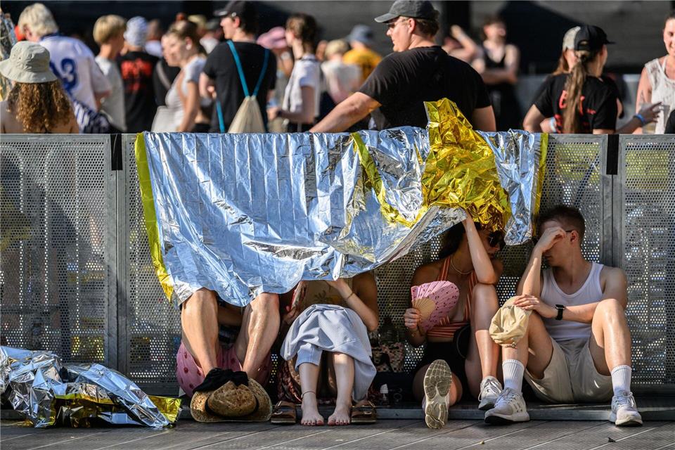 Die Hitzewelle endet mit einem Wetterumschwung - zuvor drohen noch örtlich schwere Gewitter. (Archivbild) Robert Michael/dpa