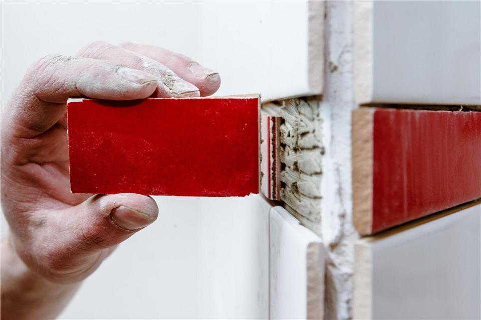 Die Höhe des Stundensatzes für die Eigenleistung sollte vorab mit dem Versicherer vereinbart werden.Markus Scholz/dpa-tmn