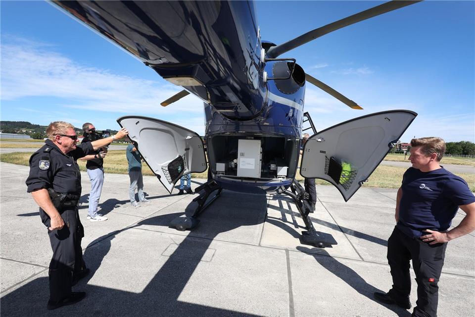 Die Hubschrauber der Bundespolizei werden im Ernstfall mit speziellen Strahlenmesssystemen ausgestattet. Karl-Josef Hildenbrand/dpa