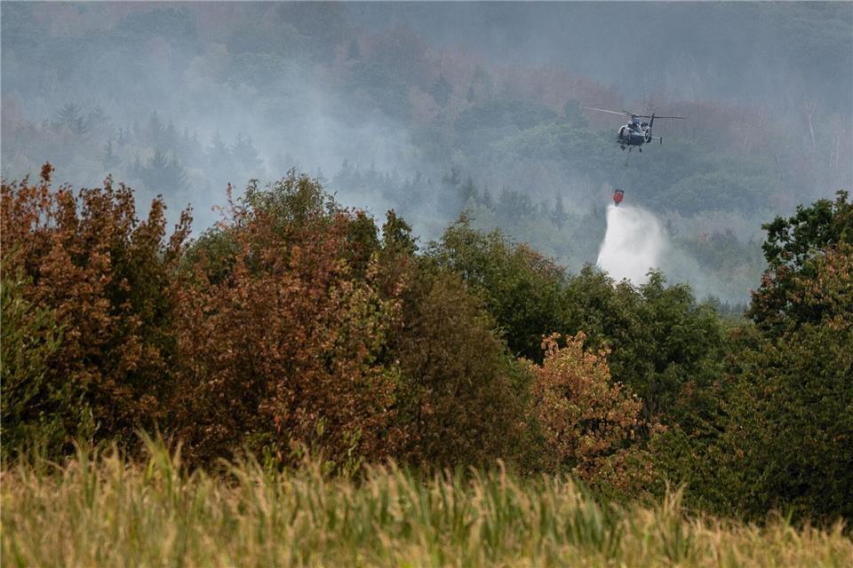 Die Hubschrauber wurden am Abend abgezogen: Im Hürtgenwald hat sich die Lage entspannt. Christian Knieps/dpa