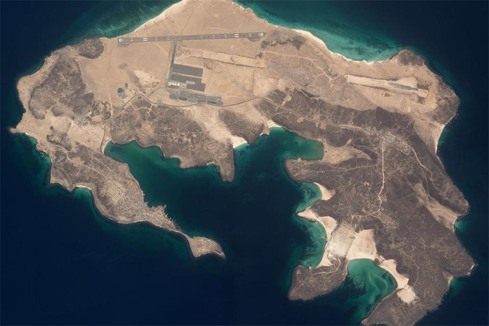 Die Huthi-Miliz hat die strategisch bedeutende Insel Mayun eingenommen. Uncredited/Pléiades © CNES 2026, Distribution Airbus DS via AP/dpa