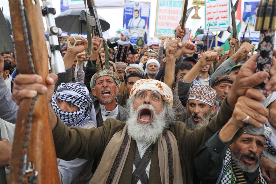 Die Huthi-Rebellen haben die ganze Küste des Roten Meeres unter ihre Kontrolle gebracht. (Archivbild)Osamah Abdulrahman/AP/dpa