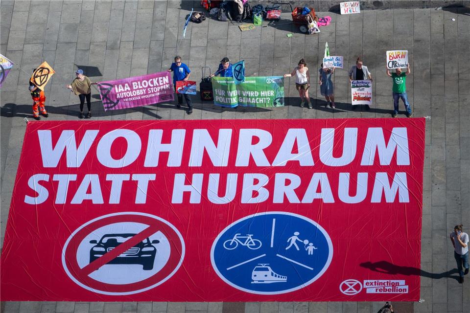 Die IAA hat noch gar nicht begonnen - die Proteste dagegen aber schon.Leonie Asendorpf/dpa