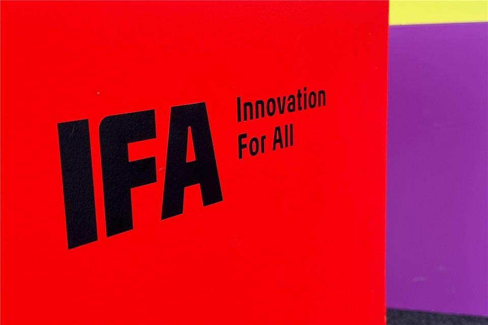 Die IFA greift bei der diesjährigen Ausgabe in Berlin erneut auch viele Trendthemen bei Jugendlichen auf. (Archivbild)Christoph Dernbach/dpa