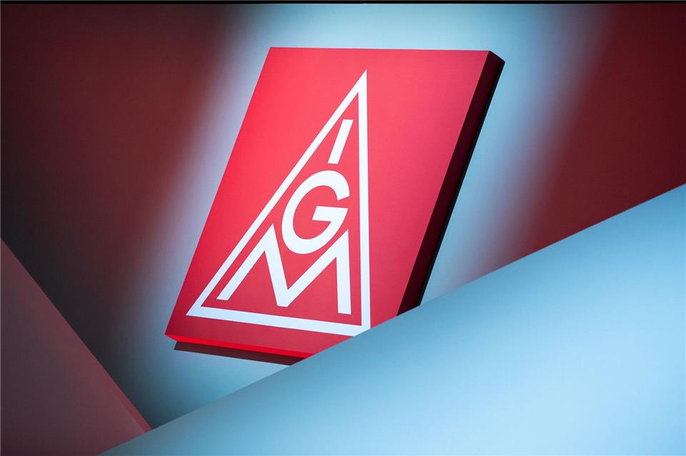 IG Metall verlangt von Ländern aktive Industriepolitik Die IG Metall will auch im Bezirk Mitte mehr Unterstützung von der Politik. Daniel Karmann/dpa