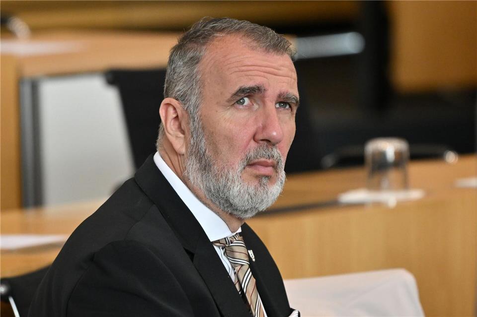Immunität von Infrastrukturminister Schütz erneut aufgehoben Die Immunität von Thüringens Infrastrukturminister Steffen Schütz (BSW) ist aufgehoben worden. (Archivbild)Martin Schutt/dpa