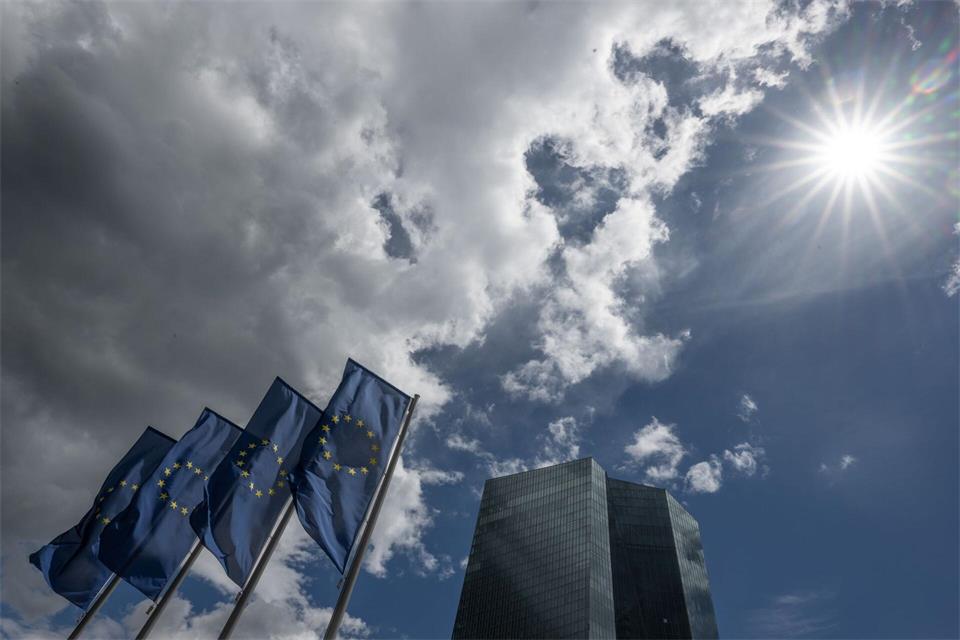 Die Inflation in der Eurozone steigt: Die Finanzmärkte erwarten fest eine Zinserhöhung der EZB. (Archivbild)Boris Roessler/dpa
