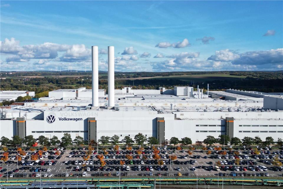 Die Integration von Volkswagen Sachsen in die VW AG verzögert sich. (Archivbild)Hendrik Schmidt/dpa